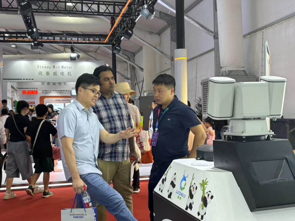 GC Robotics Demonstrating AMR Solutions at International Exhibition