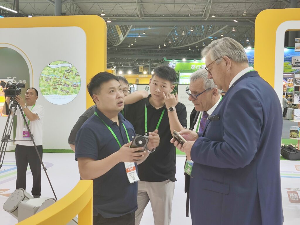 GC Robotics Demonstrating AMR Solutions at International Exhibition