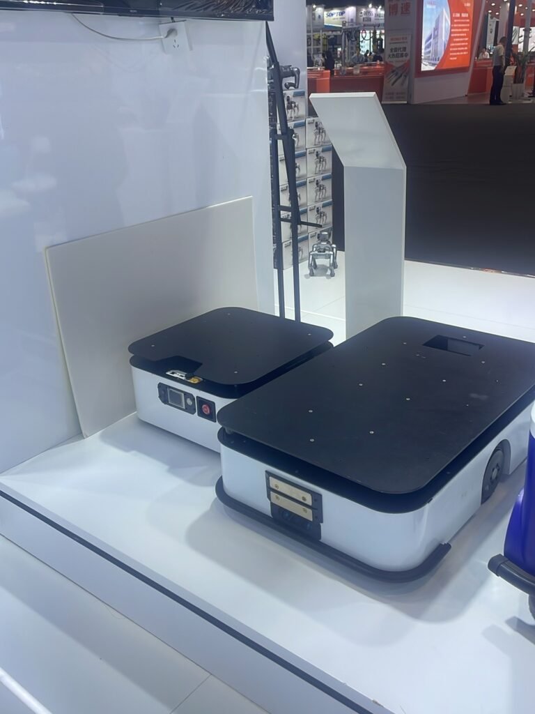 Open ROS-based mobile robot chassis featuring LiDAR SLAM, autonomous navigation, depth camera, and open API/SDK for robotics developers and system integrators.